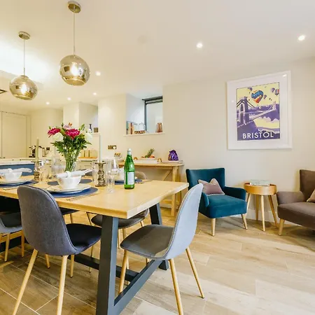 Luxury 3-bed - Spacious, Stylish Apartamento Bristol