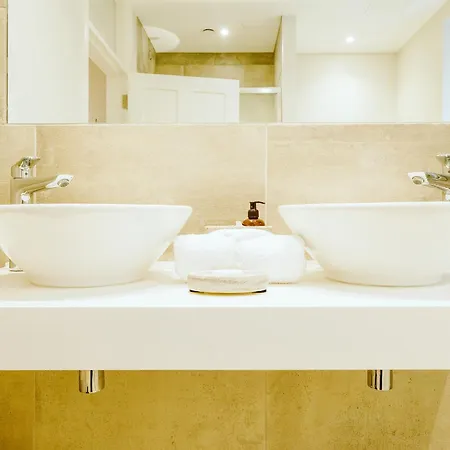 Luxury 3-bed - Spacious, Stylish *