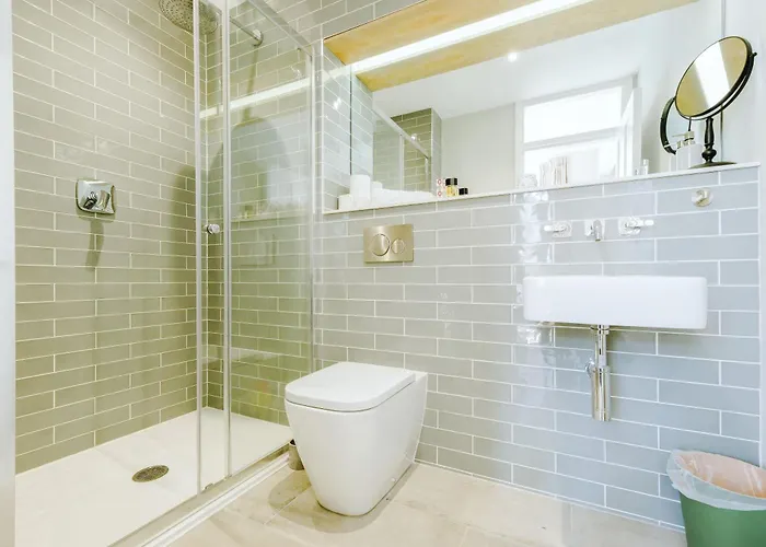 Daire Luxury 3-bed - Spacious, Stylish Bristol