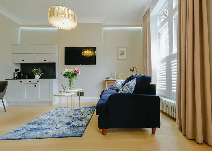 Luxury 3-bed - Spacious, Stylish *