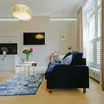 Luxury 3-bed - Spacious, Stylish *