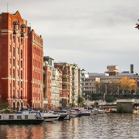 Luxury 3-bed - Spacious, Stylish