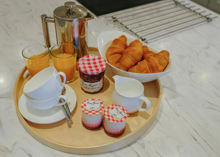 Luxury 3-bed - Spacious, Stylish Apartment